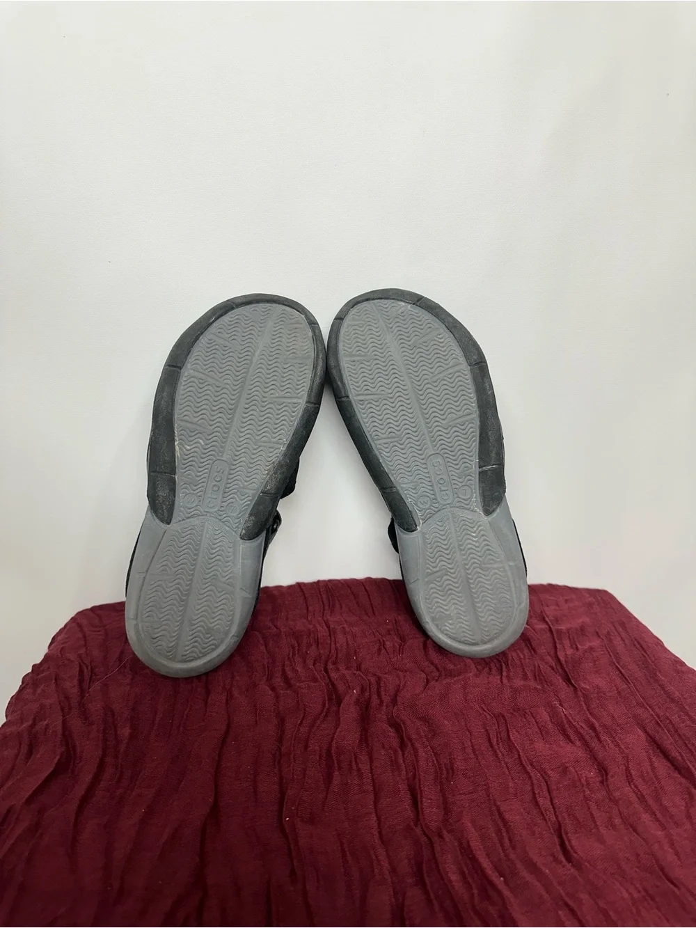 CROCS Men's Black and Gray Athletic Sandal- W7